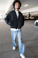 Load image into Gallery viewer, Eptm - Capital bomber black