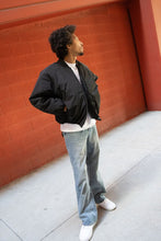 Load image into Gallery viewer, Eptm - Capital bomber black