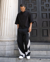 Load image into Gallery viewer, Eptm - Quarter sleeve tshirt black