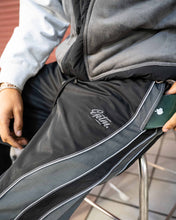 Load image into Gallery viewer, Eptm - Montaña pants black