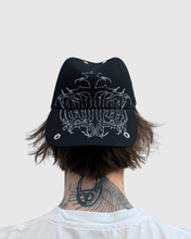Load image into Gallery viewer, Outlw - Cowboy trucker hat v1 black