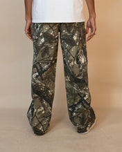 Load image into Gallery viewer, Eptm - Hunter camo Carpenter Pants
