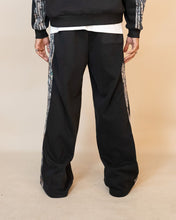 Load image into Gallery viewer, Eptm - Real camo striped baggy Pants,  black
