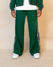 Load image into Gallery viewer, Eptm - Real camo striped baggy Pants,  Hunter green
