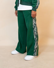 Load image into Gallery viewer, Eptm - Real camo striped baggy Pants,  Hunter green
