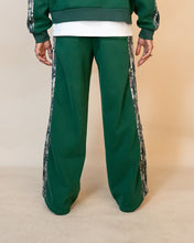 Load image into Gallery viewer, Eptm - Real camo striped baggy Pants,  Hunter green
