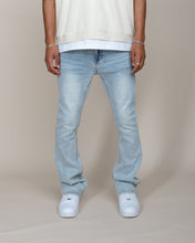 Load image into Gallery viewer, Eptm - Perfect flared denim,  light indigo
