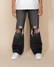 Load image into Gallery viewer, Eptm - Baggy distressed black denim
