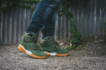 Load image into Gallery viewer, Ewing - 33 Hi chive Green/Gum/wht
