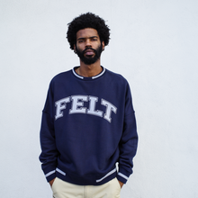 Load image into Gallery viewer, Felt ; Aspen Fleece crewneck , nvy
